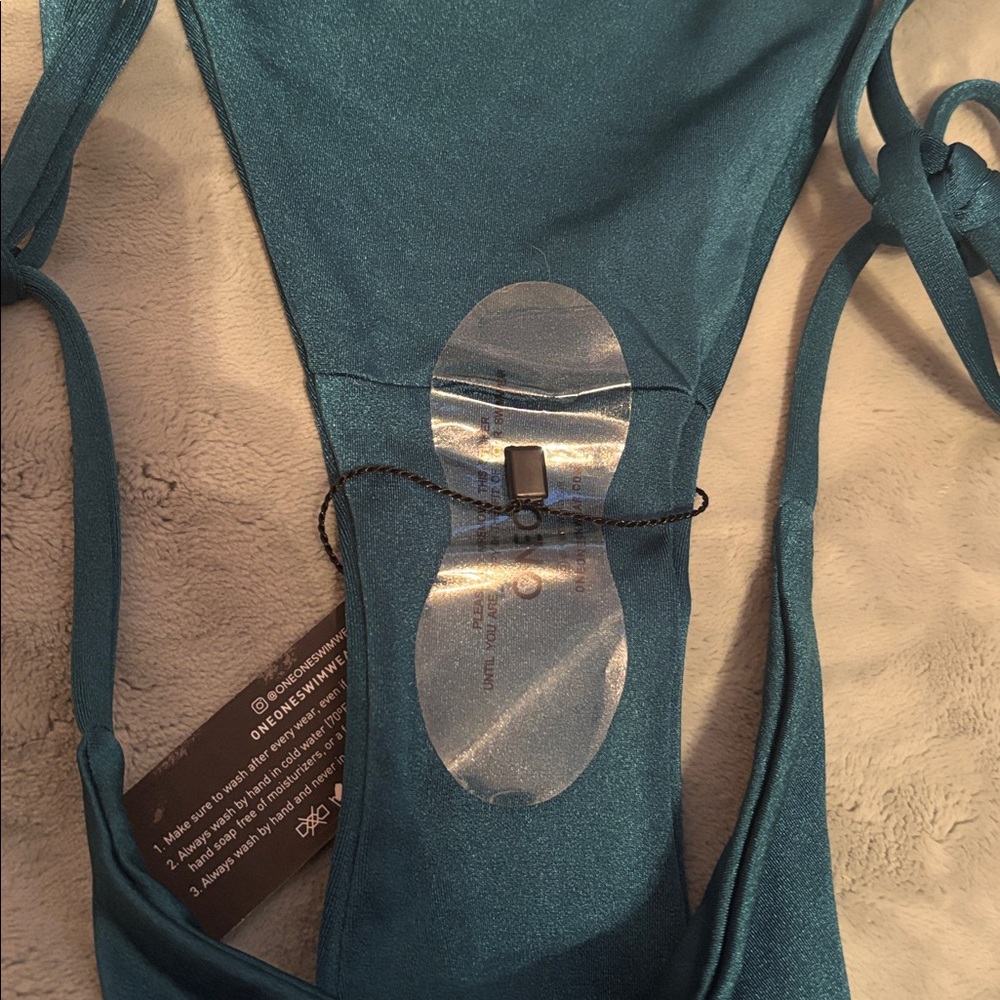One One Bikini Set - Picture 8 of 9